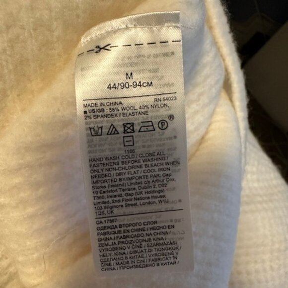 Banana Republic Cream Cardigan Sweater - Picture 4 of 4